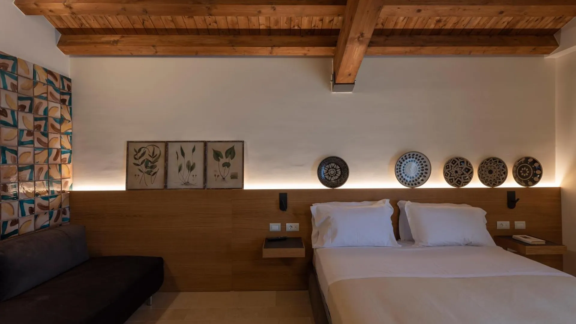 Borgo Giallonardo Wine Relais Realmonte 2*,