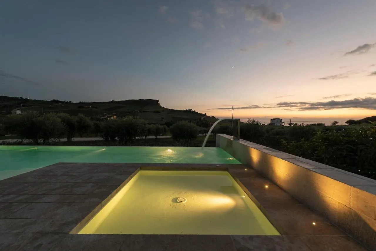 אתר נופש ריאלמונטה Borgo Giallonardo Wine Relais